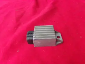 31600-gn2-003 Honda Elite 80 Ch80 Rectifier Regulator 1987 1988 Oem Nice