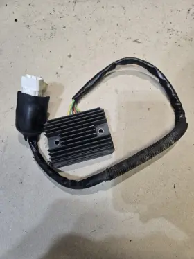 31600-mat-d51 Honda 1999-2003 Cbr1100xx Regulator Rectifiers Alternator Oem #127 31600-mat-d51 Honda 1999-2003 Cbr1100xx Regulator Rectifiers Alternator Oem #127