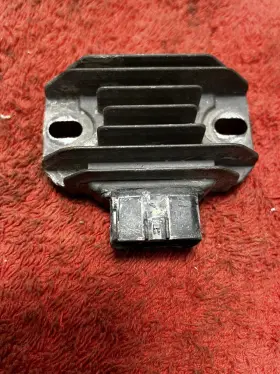 21066-s004 Kawasaki 2006 Kfx400 Voltage Regulator Rectifier 21066-s004 Kawasaki 2006 Kfx400 Voltage Regulator Rectifier