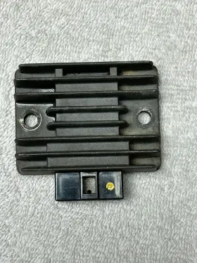 Sh561-12 Kawasaki Bayou Voltage Regulator Sh561-12 Kawasaki Bayou Voltage Regulator