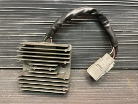 43653-4674 Suzuki 2019 Hayabusa Gsx1300r Regulator Rectifier Used Oem #92424 43653-4674 Suzuki 2019 Hayabusa Gsx1300r Regulator Rectifier Used Oem #92424