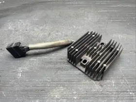 42326 Suzuki 56070 1997 Gsxr600 Voltage Regulator Rectifier Oem #42326 42326 Suzuki 56070 1997 Gsxr600 Voltage Regulator Rectifier Oem #42326