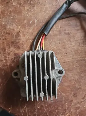 Rs-2142 Suzuki 1982 Gs450l Voltage Regulator #2 Rs-2142 Suzuki 1982 Gs450l Voltage Regulator #2