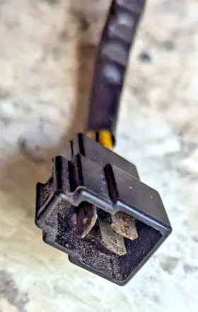 T1304040 Triumph 02 03 04 Daytona 600 650 Rectifier Voltage Regulator #3