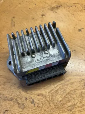 144980 Vespa Rally 200 Voltage Regulator Vse 6 Volt Double Yellow