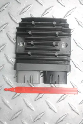 2199642 Yamaha 2014 Yzf R1 Rectifier Voltage Regulator