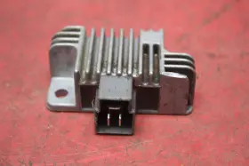 22j-81960-92-00 Yamaha 1996 Rt180 Rectifier Voltage Regulator