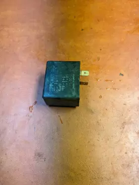 2a6-83350-00-00 Yamaha 1978 Enduro Flasher Relay 2a6-83350-60 Dt Xt 125 Dt175 Xt250 Dt400