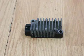 3tj-81960-02-00 Yamaha 2009 Xt250 Voltage Regulator 3tj-81960-02-00 Yamaha 2009 Xt250 Voltage Regulator