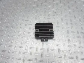 5sl-81960-40-00 Yamaha 2015 09-16 Fz6r Fz6 Oem Voltage Regulator Rectifier Assy