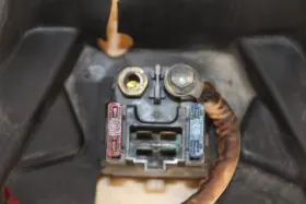 5tj-81940-12-00 Yamaha 05-06 Wr250f Wr250 F Wr450f Wr450 Starter Relay Fuse Box #2